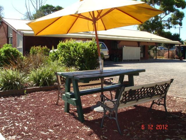 Tooleybuc Country Roads Motor Inn Esterno foto